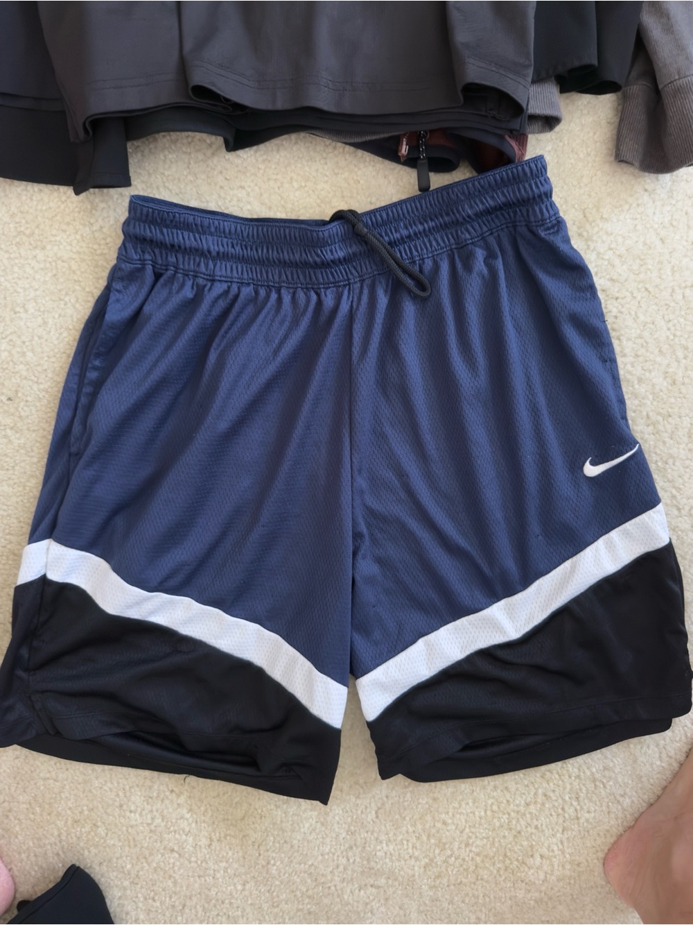MENS NIKE DRI FIT BASKETBALL GYM SHORTS 7 INCH - MENS LARGE